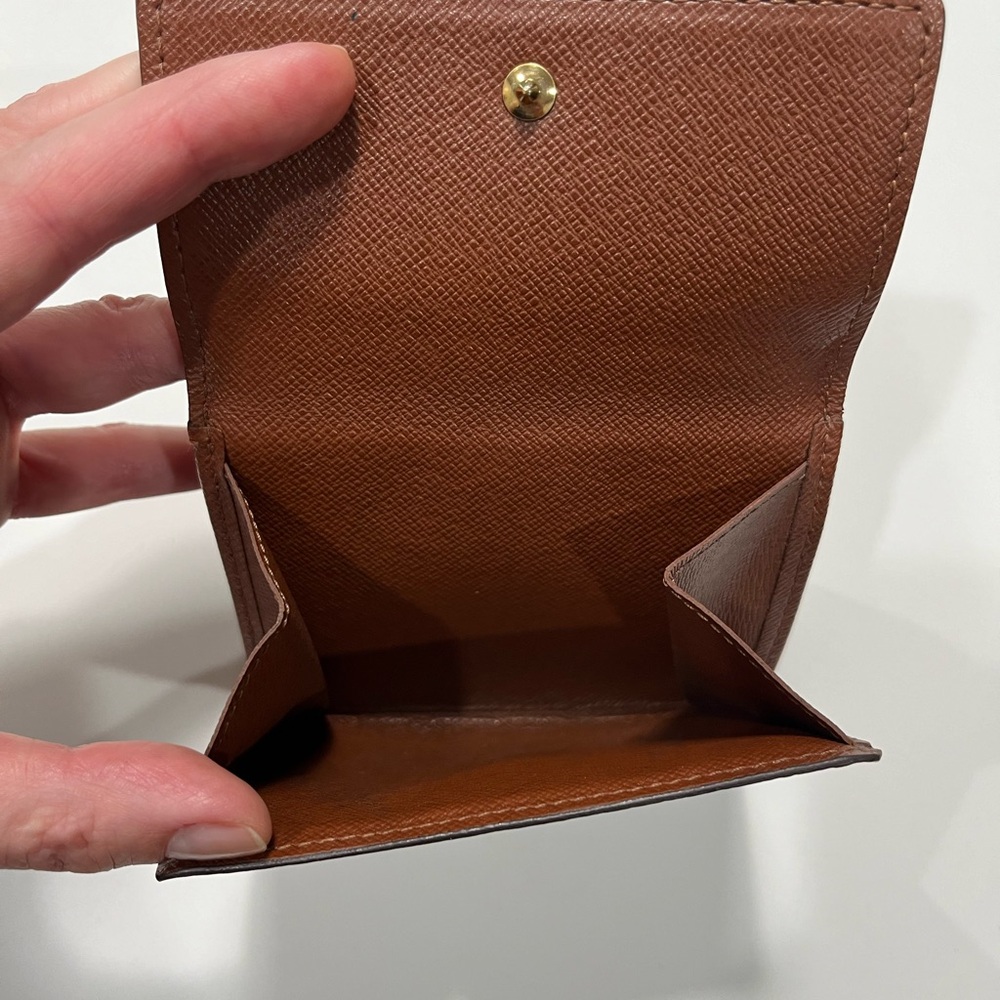 Authentic Louis Vuitton trifold wallet. Impeccable condition. - Picture 3 of 7